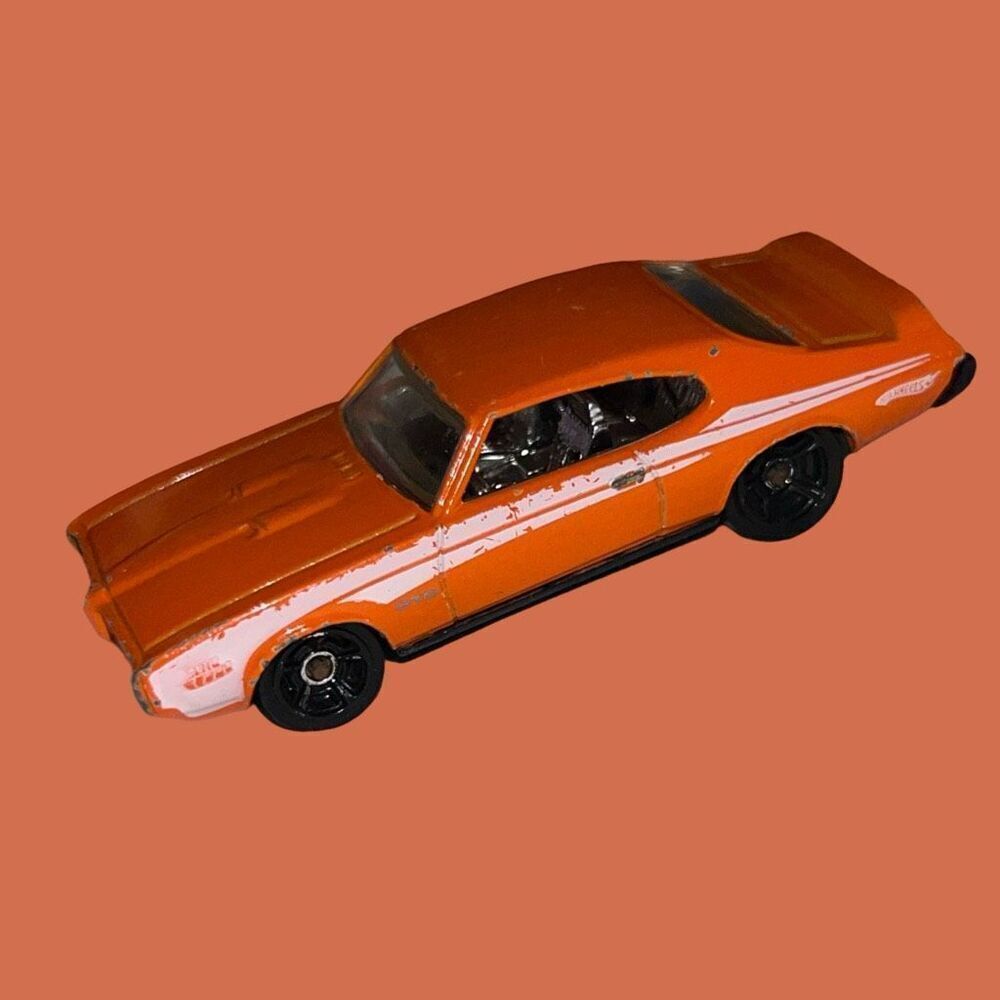 Hot Wheels 1969 Ponitac GTO Hot Orange White Stripe Car 1:64